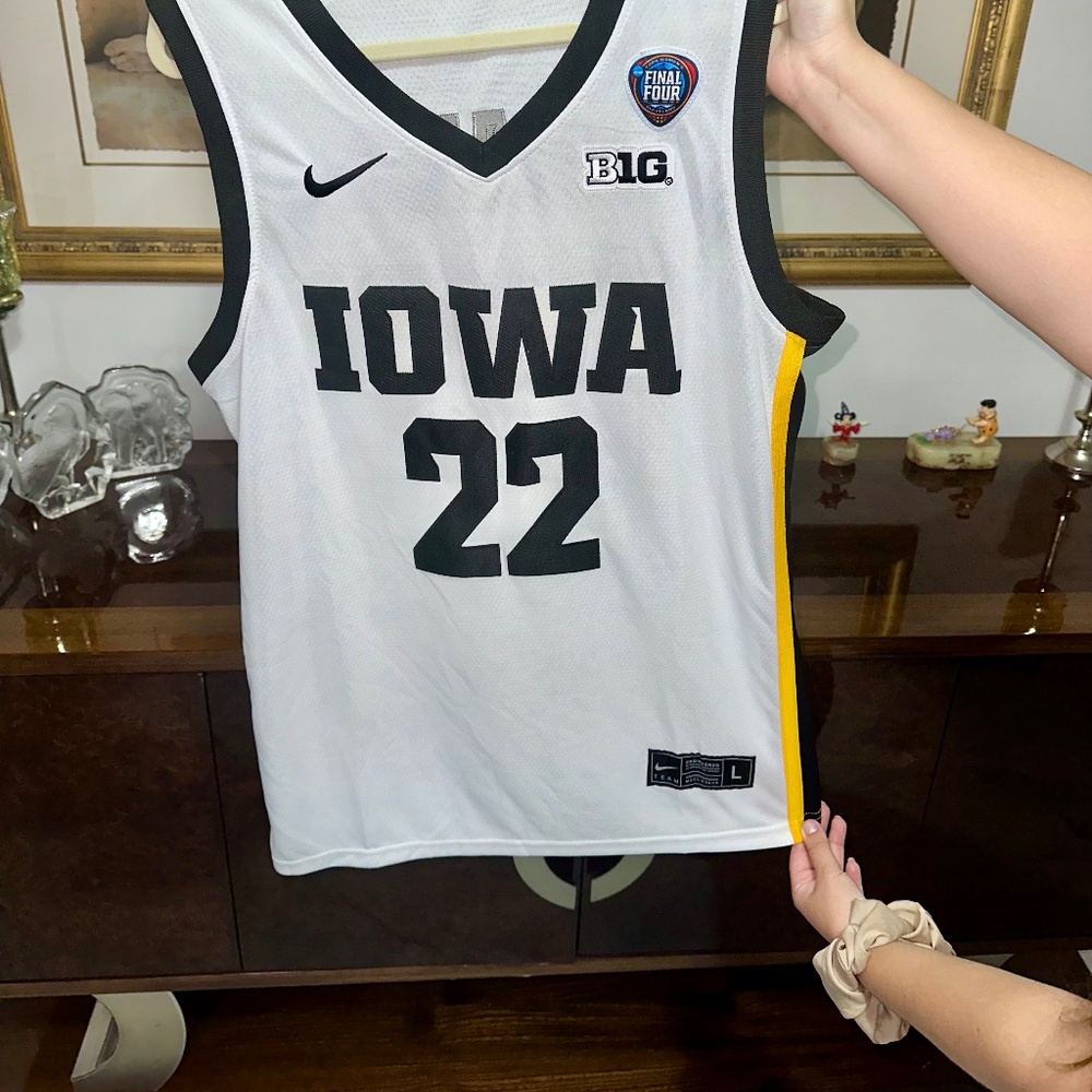 Caitlin Clark #22 Iowa Basketball Final Four Edition Jersey  Womens Large